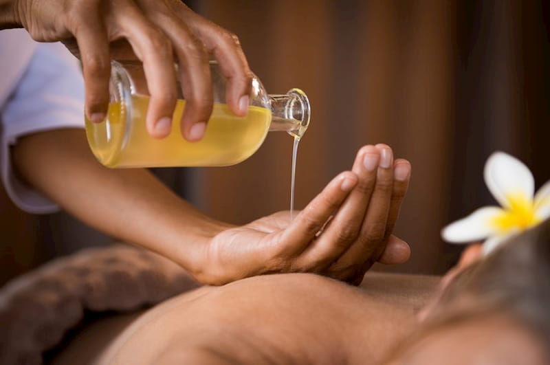 Massage giúp giảm cơn đau hiệu quả