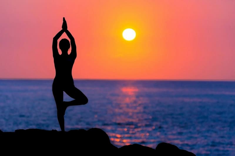 Yoga là môn thể thao thích hợp với người bệnh thoái hóa xương khớp