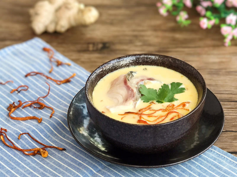 Cách dùng đông trùng hạ thảo nấu cháo thơm ngon, giàu dinh dưỡng
