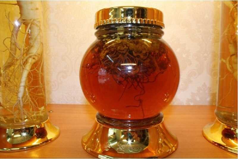 Rượu đông trùng hạ thảo với mật ong là một bài thuốc bổ vô cùng tốt cho sức khỏe sinh lý của nam giới