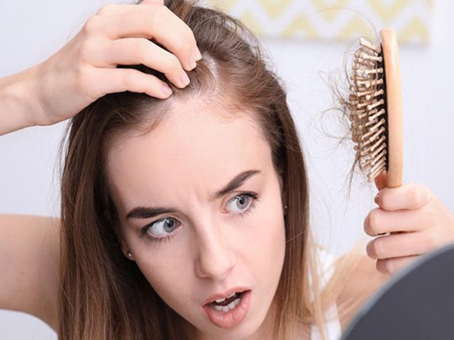 Ngứa đầu rụng tóc là tình trạng thường gặp, phổ biến ở mọi lứa tuổi