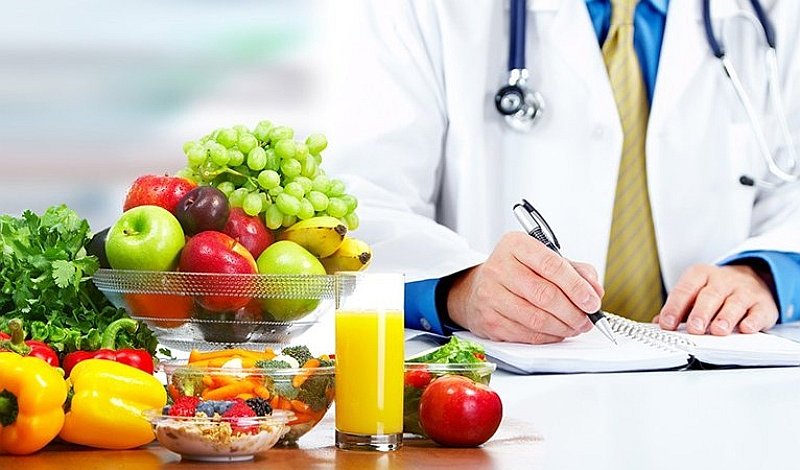 Người bệnh nên ăn nhiều rau xanh và hoa quả sau khi phẫu thuật
