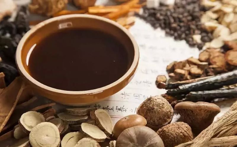Bài thuốc sắc từ mò trắng với các thảo dược khác có thể dùng để chữa đau bụng kinh