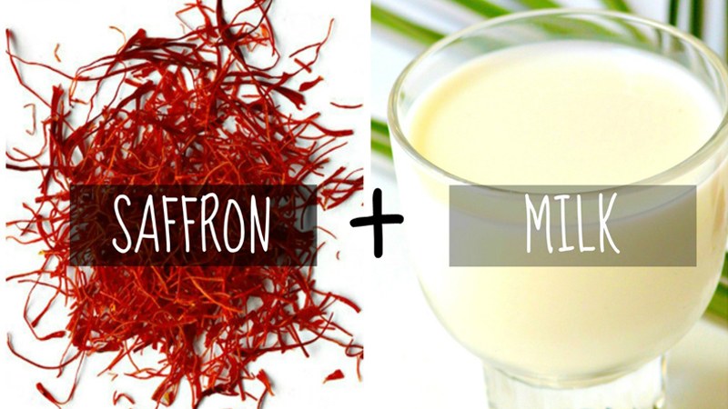 Mặt nạ nhụy hoa nghệ tây và sữa giúp da luôn căng bóng, mịn màng