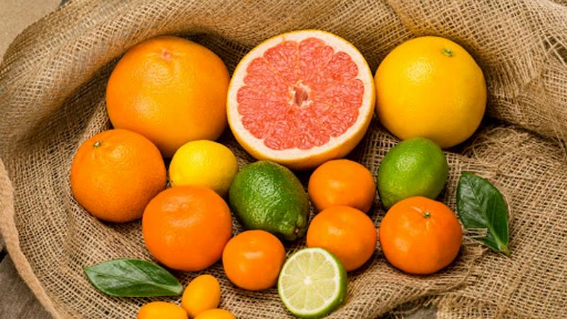 Các loại quả họ cam quýt có chứa vitamin C tốt cho người trị bệnh tràn dịch khớp gối