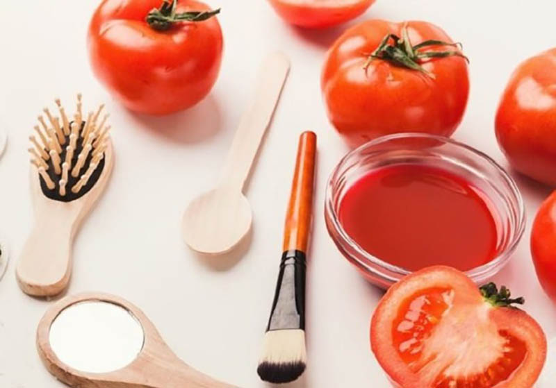 Cà chua không chỉ giúp trị sẹo mà còn mang lại công dụng dưỡng ẩm, làm trắng da hiệu quả