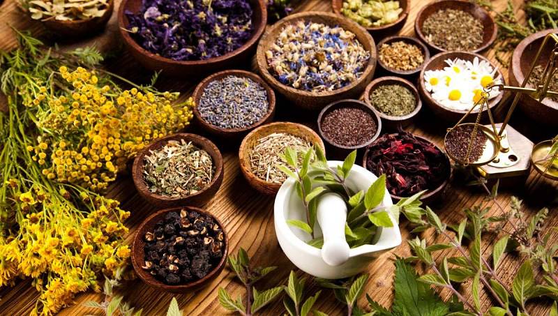 Bạn có thể kết hợp đan sâm với một số vị thuốc khác để điều trị các bệnh lý