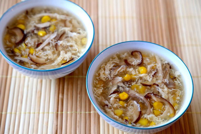 Soup gà là một món ăn bổ dưỡng không làm tăng lượng đường huyết mà người bệnh nên thực hiện