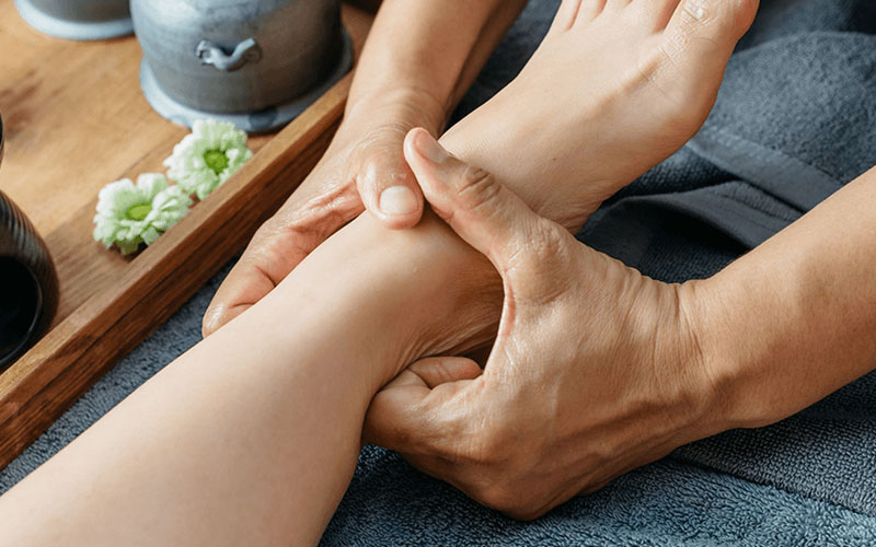 Xoa bóp, massage giúp giảm đau nhức xương khớp